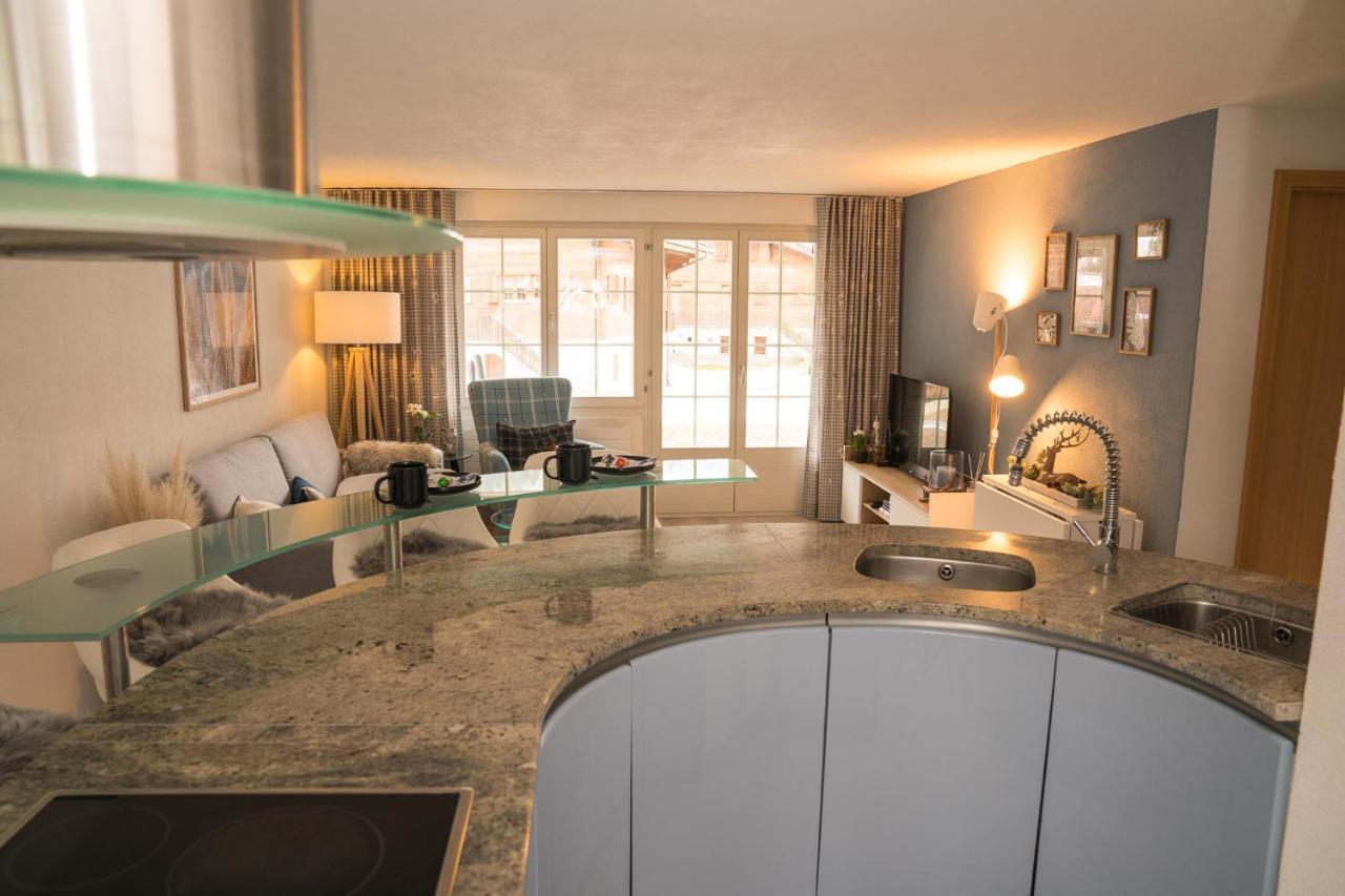 Chalet Spitzhorn - Your Peak Getaway - Private Terrasse & Gratis Parkplatz Gsteig المظهر الخارجي الصورة